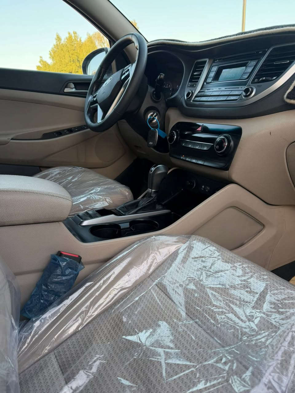 توكسان مديل ٢٠١٨ خليجي شركه الكاسد بيهة صبغ جاملق وبنيد وباقي كفاله محرك ٢٠٠٠ دوش سعر ١٥٠ ورقه رقم بغداد مشروع وطني تحويل ثاني يوم سياره ماشيه ١٠٠ الف على ادينه من شركه تبريد ثلج تخم تاير كل نقص مابيهة مكان سياره بغداد الرصافه مبايل ***********
