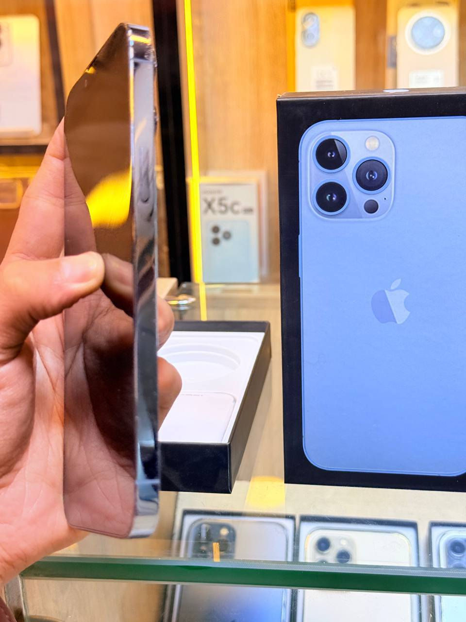 🌙🌙 عروض شهر رمضان  🌙🌙
أيفون13 برو ماكس ذاكره 512 ركز ذاكره 512 بطاريه 90اعتبره فاتحه بيدك من كارتونه ممبدل بي شي مع ضمان5ايام نضافه 100‎%‎ كامل ملحقاته  وتر بروف عل حاسبه كله نورمل⭕️متوفر اقصاد رافدين منصه⭕️ 
 مكاني بغداد البياع شارع 13 مركز الريس للموبايل
السعر 725 الف  
***********
