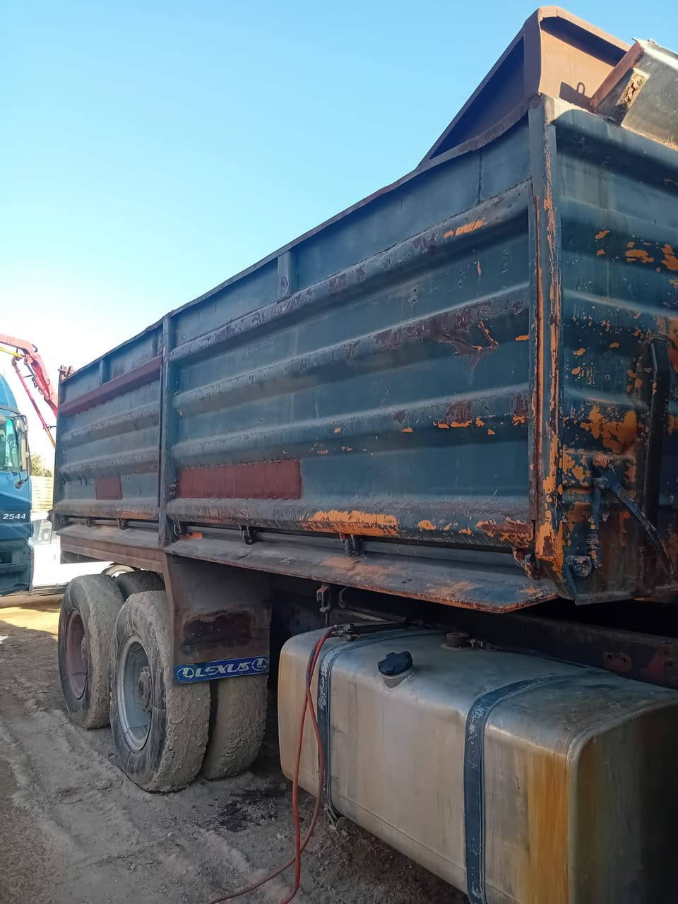 سلام عليكم لبيع بدي طوله 5و65 مالت كرواتي سعر 25ورقه رقم التلفون ***********
