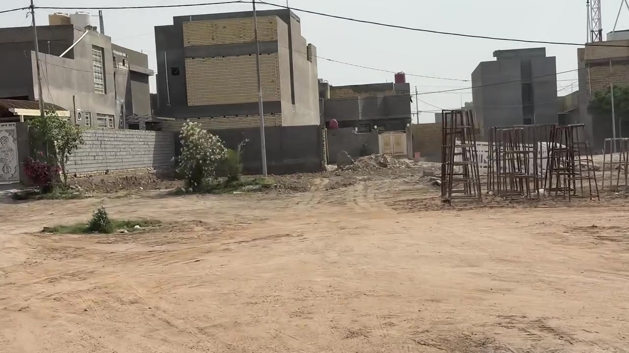 للإيجار
المساحة ٣٠٠ متر 
موقع مميز 
شارع الحولي مجاور الغسل 
للاستفسار ***********
