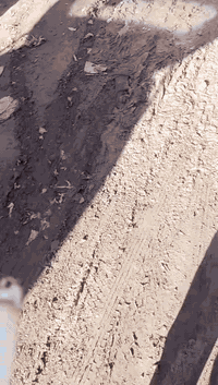 من رخصه مدير الكروب بيت للبيع منطقه الميه وخمسين مساحته ميه وخمسين يحتوي علا ثلاث غرف نوم وصاله واستقبال وصحيات لستفسار ***********
