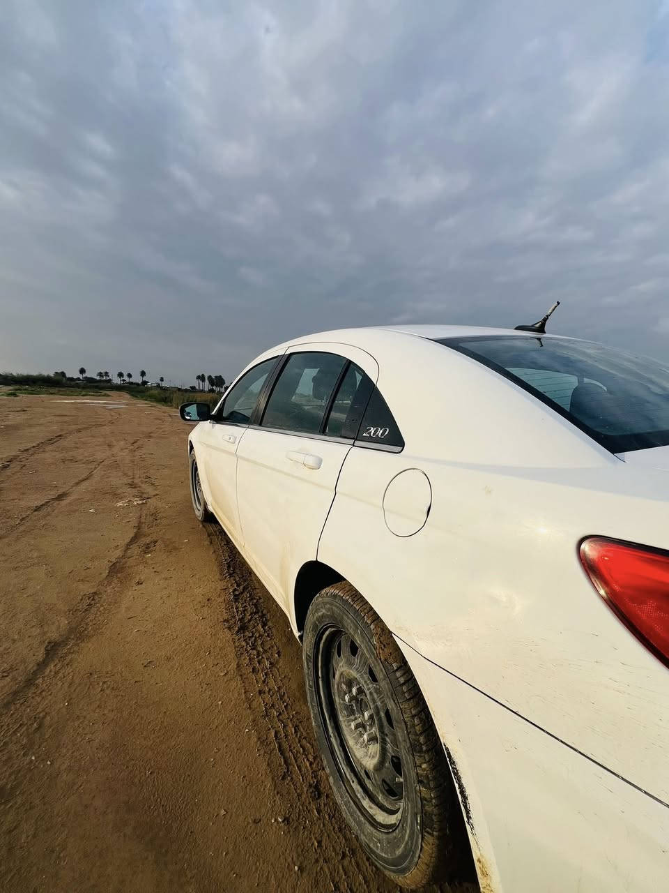 🚗 للبيع: كرايسلر C200 موديل 2014 🚗
المواصفات العامة:
• 
• المحرك: 4 سلندر 2.4L 
• المسافة المقطوعة 180
⚠️ تفاصيل الحادث والصبغ:
، السيارة بيها ضربات سابقة ومصلوحة ومصبوغة في الأماكن التالية:
1. جاملغ خلفي
2. جاملغ أمامي 
3. باب جهة الصدر (جهة الراكب الأمامي).

📍 المكان: الناصرية، محافظة ذي قار.
💰 السعر: 75  قابل للتفاوض البسيط
رقم :***********
