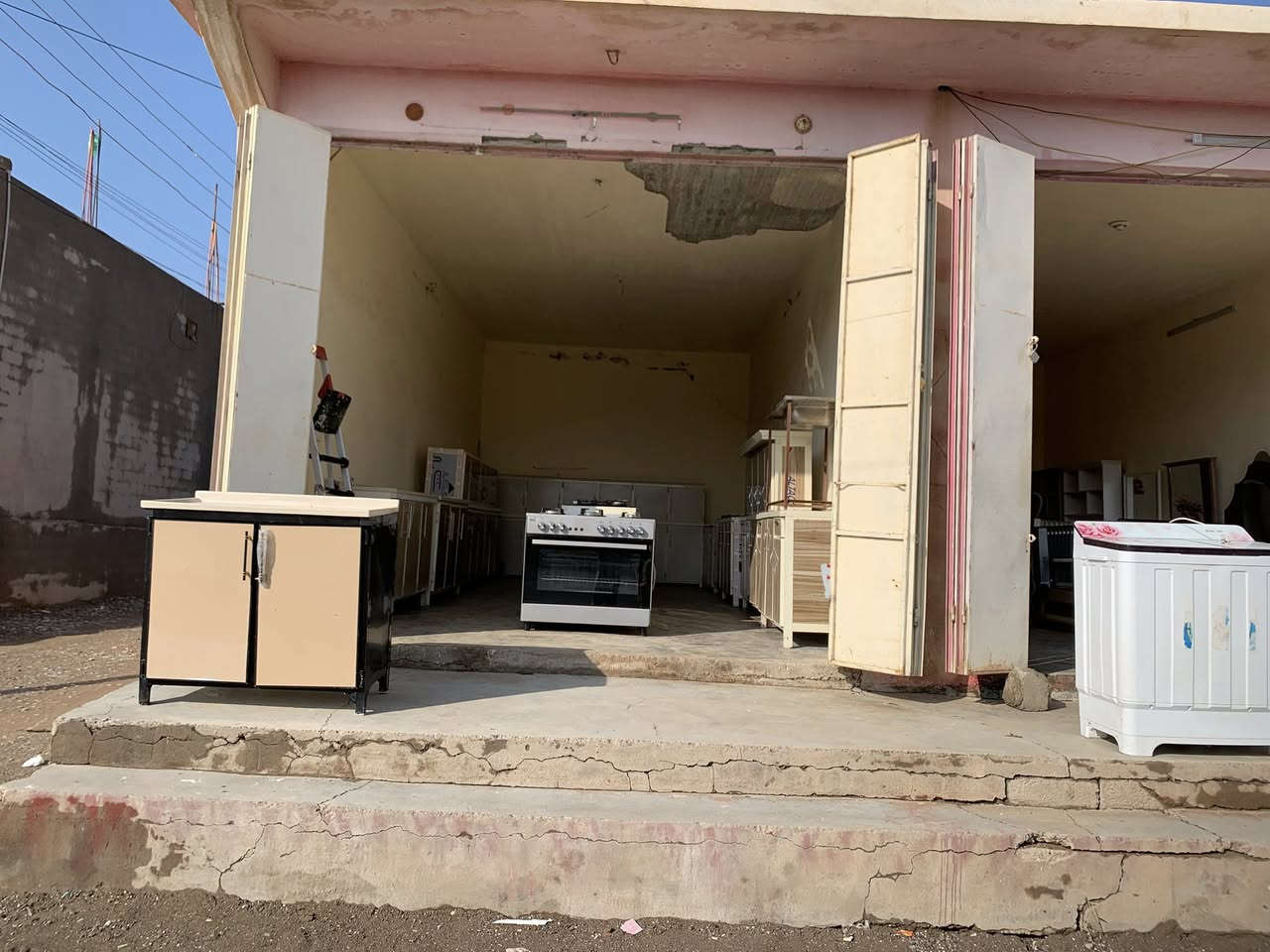 السلام عليكم تم وبفضل الله افتتاح محلات اياد حلاوة في قرية شكرا للأثاث المستعمل للاستفسار الاتصال على الرقم *********** و *********** بي واتساب
