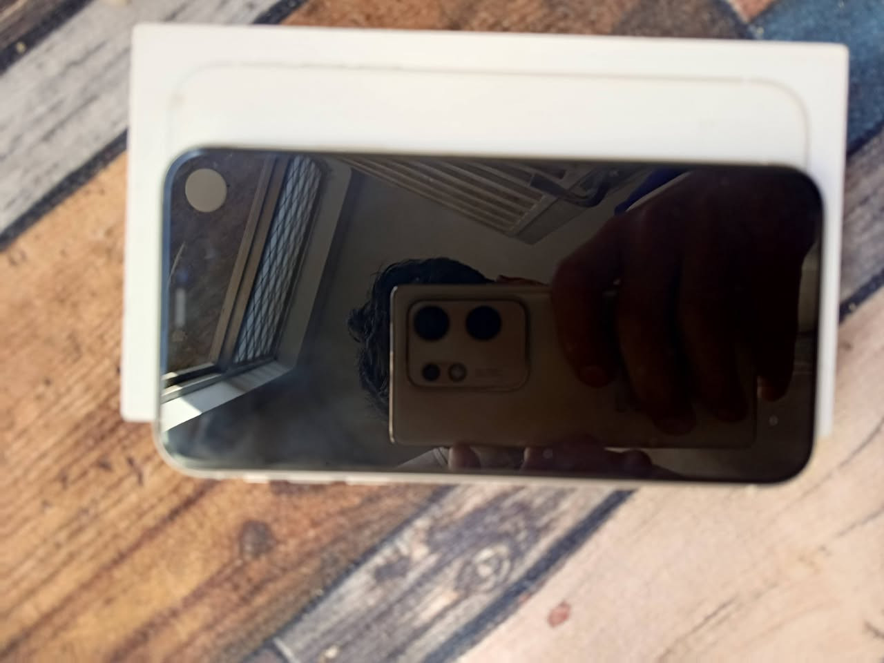 ايفون 11 عادي 
نموذج m شرق اوسط 
مامبدل بي اي شي كله شغال جهاز على ايدي مابي اي عطل 
بطاريته 71 للبيع ب275 وبي مجال بسيط ما متواجد فيس ***********
