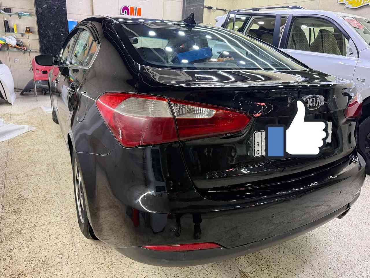 السلام عليكم 
فورتي 2014 كندي للبيع 
بدون ايرباك 
مواصفاتها معروفه 
قطعتين تبريد شاشة كاميرا فول تحكم ستيرن 
محرك 2000 جي دي اي وكير وتبريد مضبوط 
صدر جديد 
منظمومه بانزين جديده
مجاول وبلكات جدد 
مسويلها صيانه كامله يم الحسام 
يعني شغل واطلع وين متريد 
بدون سيرفس ولا ايرباك 
حادثها خلفي وموجود بالصور 
بدون اي تبديل 
بيها هنا صبغ نص الجاملغ الامامي الايسر والايمن فقط صبغ وعندي الصور قبل الصبغ 
وبيها بارد بالباب الخلفي 
هزه ورقم جديد ب اسمي 
السعر 93 وبيها مجال 

مكانها بغداد 
***********
