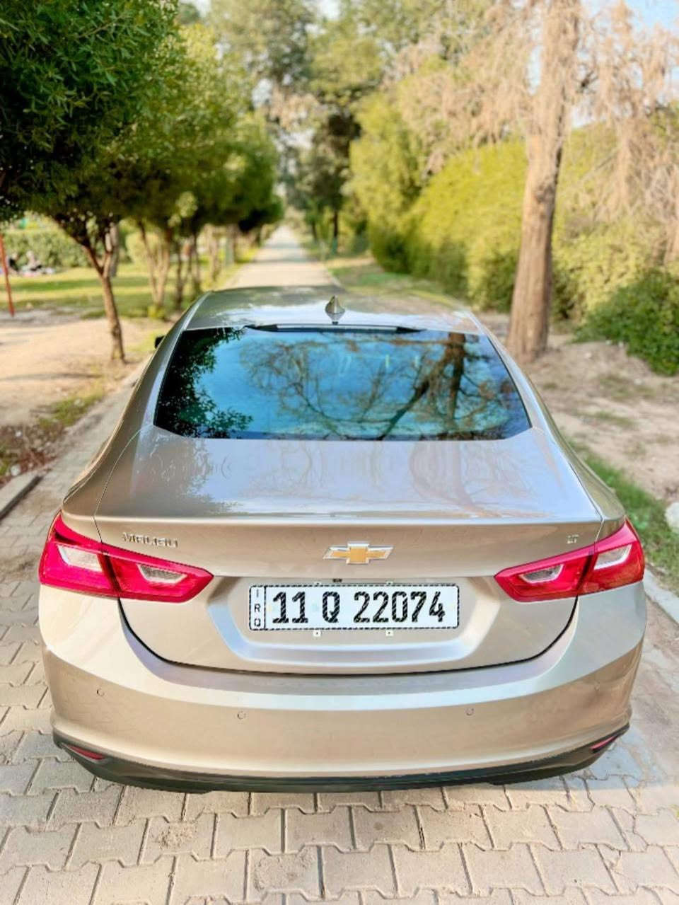 السلام عليكم
للبيع سيارة: شوفرليت ماليبو (LT) لون ذهبي
 
•الرقم: معوقين  بغداد ترقيم جديد 

•المواصفات :

▪️السيارة: شوفرليت ماليبو LT 
▪️الموديل: 2024
▪️المحرك: 1.5 تربو (اربعة سلندر)
▪️العداد: 18الف ميل حقيقي
▪️حجم الويل: ويل كب حجم 17 مع طقم تايرات بحالة ممتازة
▪️لايتات اصفر مع كشافات دعامية LED
▪️بصمات عدد 2 للأبواب مع بصمة جنطة وبصمة تشغيل 
▪️كامرة خلفية دوارة اصل مع الستيرن
▪️شاشة الدشبول حجم كبير (ايباد)
▪️غرفة السيارة : كشنات السيارة مخمل أسود 
▪️تحكم فول كهرباء لكرسي السائق
▪️قطعتين تبريد امامي وخلفي
▪️تحكم ستيرن جهتين بلوتوث وحاكية وكروس سرعة وتحكم صوت 
▪️نظام ABS مانع انزلاق

 🔴 صور الحادث مرفقة داخل المنشور

السعر المطلوب : 119 ورقة
مكاني بغداد الكرخ

 اتصال ع الرقم : 
***********
