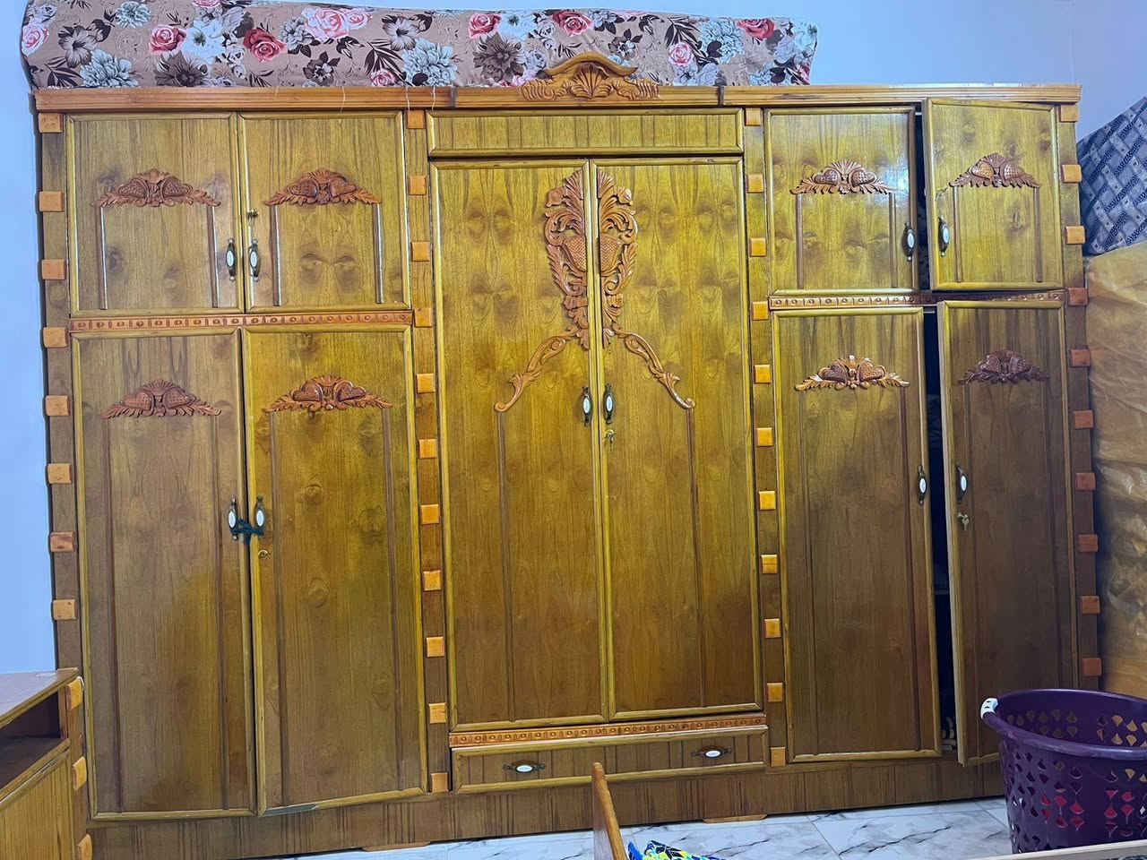 السلام عليكم
غرفه حطاطه مستعمله ٤ أشهر للبيع نضيفه مكان بغداد *********** واتساب
