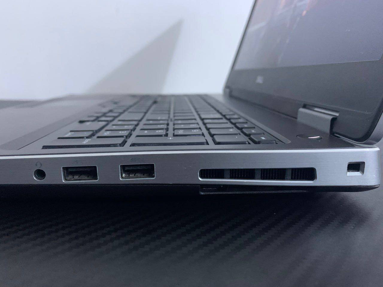 🔥 Dell Precision 7540 🔥
وحش الأداء للمحترفين 💼⚡
لابتوب قوي مخصص للشغل الثقيل، التصميم، والبرامج الهندسية
ثبات عالي + اعتمادية معروفة من سلسلة Precision
المواصفات:
• المعالج: Core i7-9850H
• كرت الشاشة: NVIDIA Quadro T1000 4GB (كرت خارجي)
• الذاكرة: 16GB DDR4 RAM
• التخزين: 512GB SSD M.2 (Samsung)
• الشاشة: 15.6 إنش FHD
الاستخدام:
✔️ تصميم احترافي (AutoCAD – Photoshop – Premiere)
✔️ برمجة + محاكاة
✔️ أعمال هندسية ومعمارية
✔️ شغل ثقيل ولساعات طويلة بدون تهنيج
💰 السعر: 699 ألف دينار
📩 للطلب والاستفسار: المراسلة على الخاص
✅ ضمان من أي خلل لمدة 10 أيام 
🚚 توصيل لجميع محافظات العراق
🎁 ملحقات كاملة: (شاحن + ماوس + ماوس باد + حقيبة)


**إذا كنت صاحب هذا الإعلان وتريد حذفه لأي سبب، رجاءا أرسل رسالة إلى الدعم الفني**