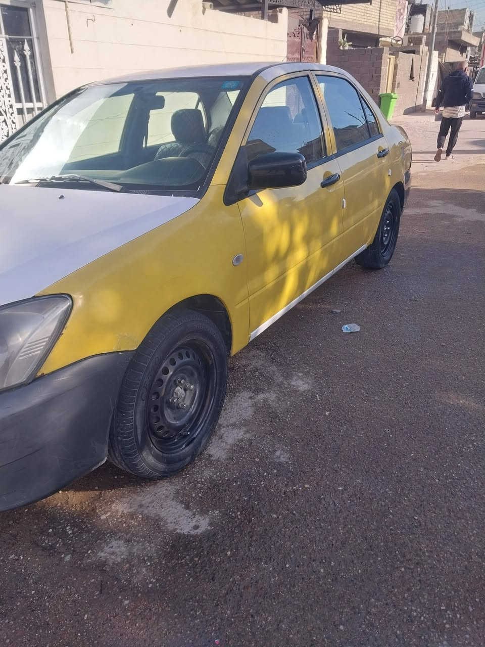 سلام عليكم لانسر ٢٠١٠ رقم دولي جديد مصفرة هيئه وغرامات باسمي سنويه ٢٧ بيهة ضربه بسيطه كلش ومعمرة يم قبق البانزين مكاني بغداد بلديات للتولصل *********** السعر ٦٨ وبيهة مجال بسيط
