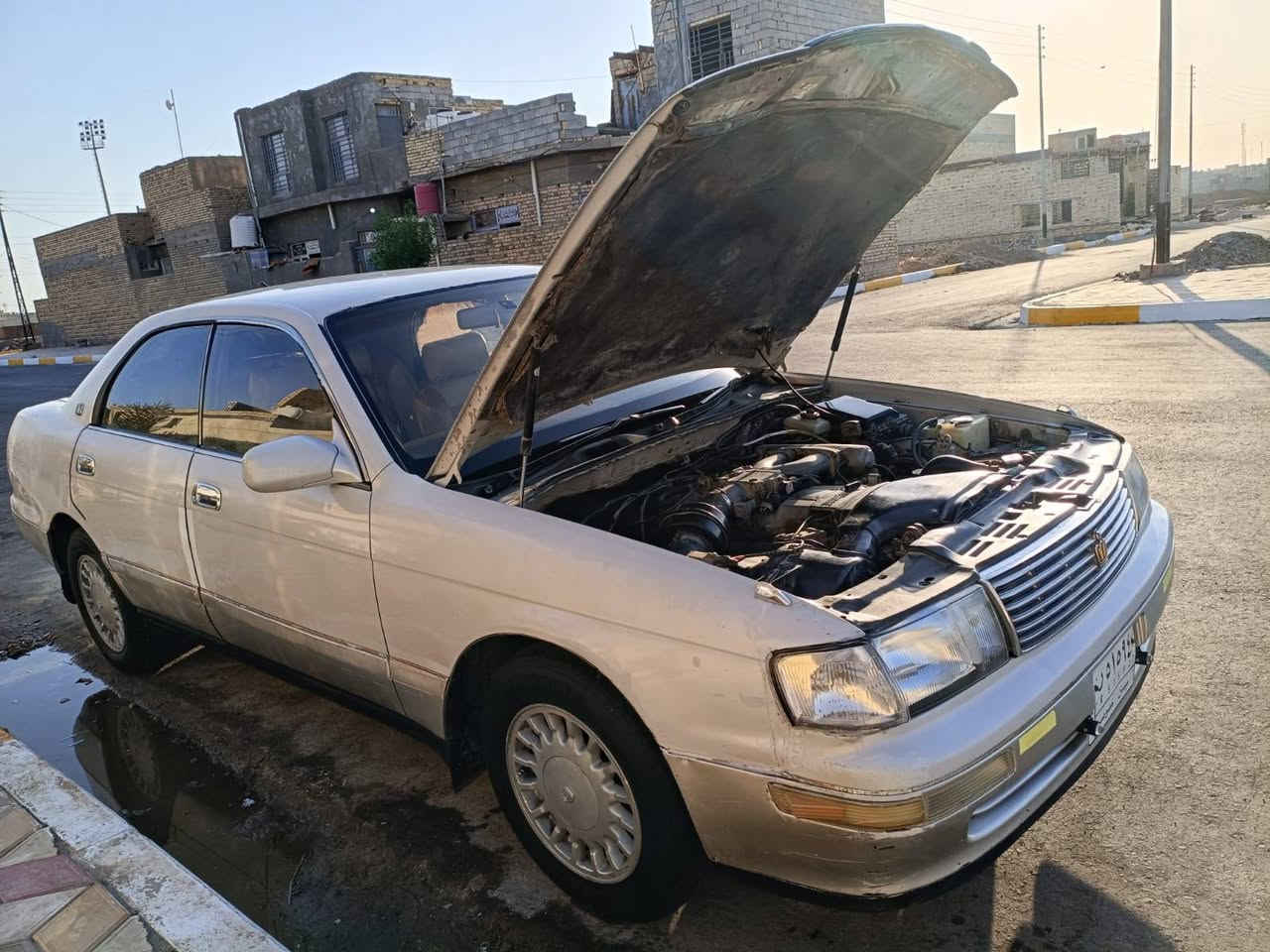 سلام عليكم جميعاً ورحمة الله وبركاته
#للبيع بطة متصل. 1992.
#المكان ميسان. 
#مكفولة من الكص ونقل جثة والضربة والعشائر.

#گير و #محرك مكفولات. 

#رقم ميسان بأسمي سنوية غير نافذة.

#كهربائيات كلها شغالة من لايتات وسكنات ودواخل

#تبريد شغال لكن بدون غاز بسبب  ليك.

#شاشة اندرويد وكامرة خلفية. كل السماعات شغالة.

#سويج بصمة كهربائي للبيبان والصندوق الخلفي.

#دواخل كلش نضيفة مابيهن عيب ابد. 

#نقصها حدادية وبعد شغلات بسيطة.

السعر 47 وبيها مجال. والسوگ كلشي بية. للاتصال والاستفسار ***********

/***********

واقسم بالله العظيم ان اكون صادق عن كلشي اقولة🙏

لان مخافة الله اولاً وفوق كل شيئ.

#الصور مع #السونار 👇
