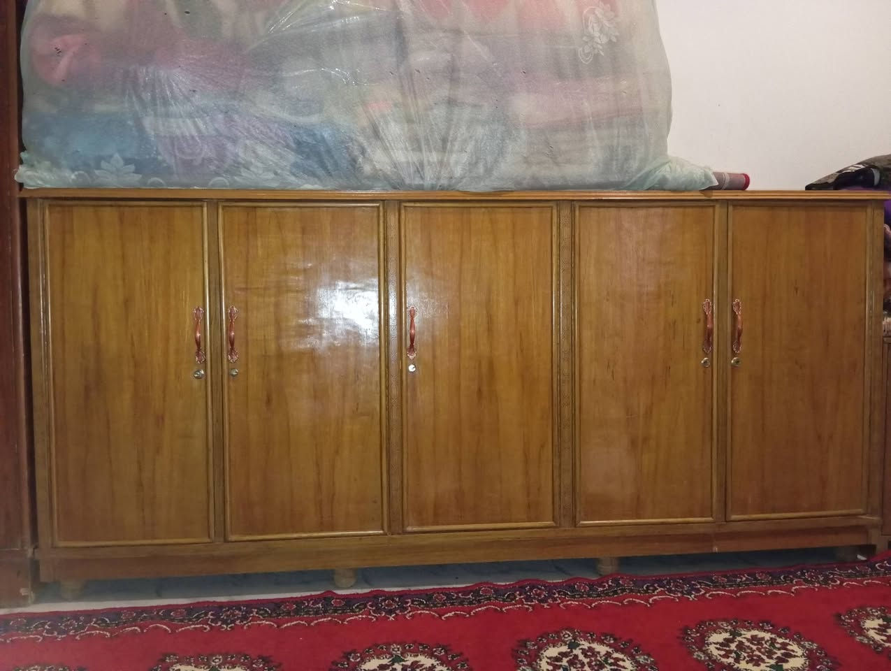 السلام عليكم بوفيه جديده كلش 5بيبان 
العنوان بصره ابي الخصيب 
هاتف ***********
