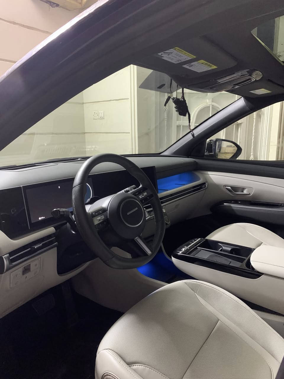 توسان ٢٠٢٥
هايبرد 
فول موصفات اعلى فئه 
بانورما 
جلد 
تحكم كهرباء 
شاشه دجتل
جلد ابيض كهرباء ب الكامل 
بدون صبغ فقط بارد وتكحيل قليل 
ماشيه ٦ الاف 
ايرباكات سليم فقط البردات
 السعر ٢٥٠ وبيه مجال  اي استسفسار ع الخاص 
او الاتصال ب الرقم 
***********
