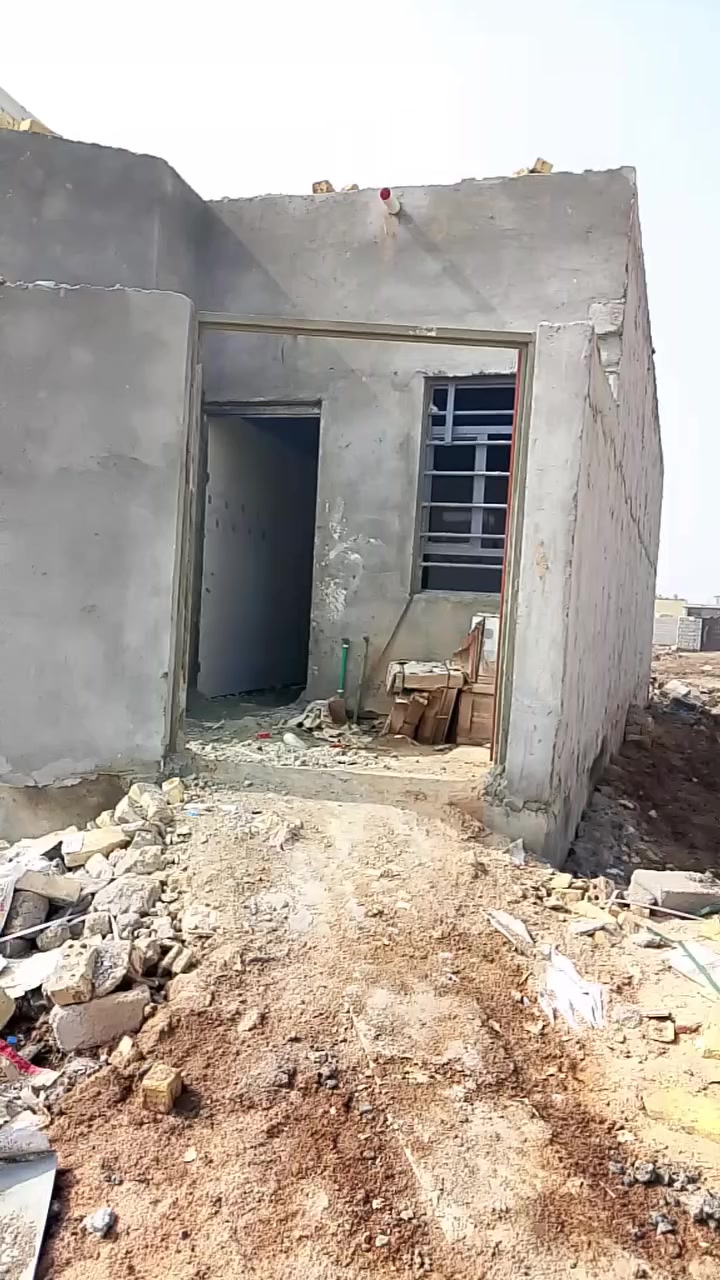 السلام عليكم بيت زراعي ركن مساحه 200 مبني 120 والباقي قطعه العنوان على الحلو عند 
ال نياز مقابل الحبيليه البيت يتكون من غرفتين وصاله ودوانيه ومطبخ البيت عكاده سعر 35 رقم ***********
