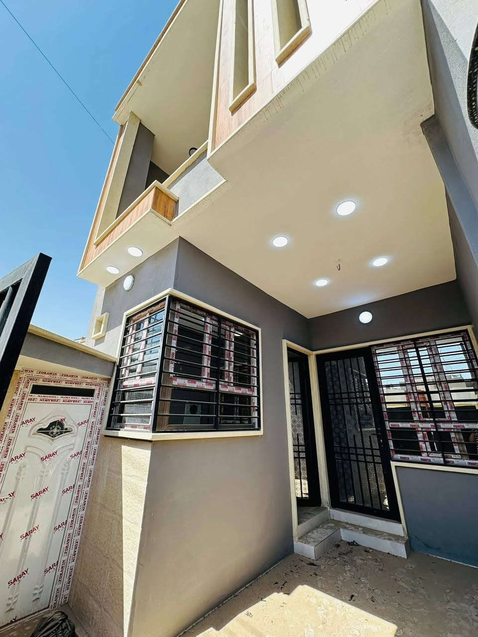 🏠🏠دارين للبيع للبيع 🏠🏠

بسعر مناسب جدا 

بناء حديث زيرو 

📍الموقع حي الميثاق خلف النور ماركت 

طابق ونص

2غرف نوم

صحيات

مطبخ 

المساحة100

الواجه 5 ونص

↕️مكون من طابق ونص

✅سعر الدار عبر الهاتف 

مكتب التهاني للعقارات سايدين الميثاق مجاور شركة الحافظ 

👤فيس بوك #مكتب التهاني للعقارات

☎️***********☎️

☎️***********☎️
