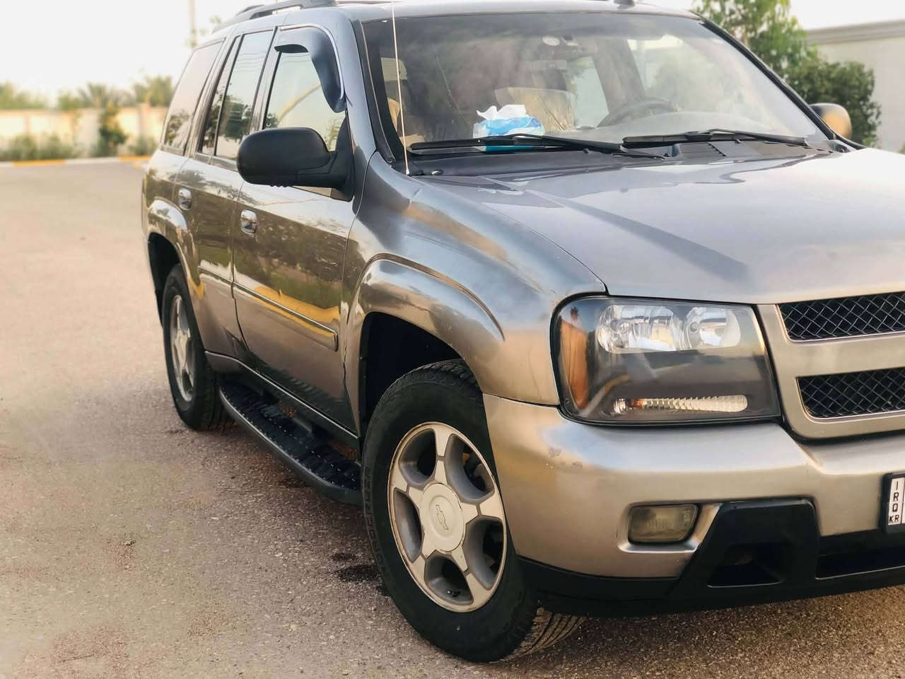 بلايزر 2006 رقم دولي بأسمي                                                 اللون نفطي سنويه ل2028.                                                    محرك قبق أسود محرك گير كفاله.                                        سيارة بلاديه كهربائيات كله بلاد.                                             صبغ شبر جاملغ الامامي والباقي مكفول.                             طخم تاير تبريد ثلج تدفئه كشن كهربائي.                              السعر 90وبيه مجال غير متواجد عالفيس.                          ***********   /***********                                    مكاني كربلاء المقدسه
