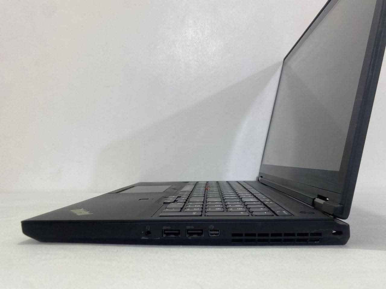 لابتوبLenovo Thinkpad p52  

لابتوب احترافي بمعنى الكلمة، مناسب للمهندسين والمصممين والمونتاج

الموصفات 
شاشه لمس بدقه 4k
المعالج: i7-8850H
رام 16 گيگا قابل للتطوير
الهارد : SSD512 M.2 قابل للتطوير
كرت شاشه داخلي  intel UHD 8 كيكا
كرت شاشه خارجي NVIDIA Quadro -P1000
الشاشه: 15.6 إنش - لمس - بدقه 4k
ملحقات جهاز
ماوس
ماوسباد
ضمان فحص اي خلل يرجع 

السعر
600الف البصرة, العراق


**إذا كنت صاحب هذا الإعلان وتريد حذفه لأي سبب، رجاءا أرسل رسالة إلى الدعم الفني**
