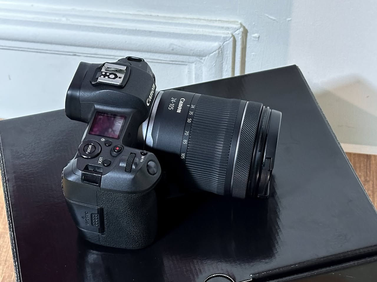 غراض تصوير للبيع
كاميرا Canon EOS R للبيع – نظيفة جدًا

كاميرا فل فريم احترافية، تصويرها قوي وواضح، مناسبة للصور والفيديو 👌 كت كامل

🔹 30 ميجابكسل مع عدسة 24-105 

🔹 تصوير 4K

🔹 فوكس سريع ودقيق (Dual Pixel)

🔹 شاشة متحركة ولمس

🔹 واي فاي + بلوتوث

🔹 ميحتاج احجي تكدر تكتب باليوتيوب وتعرف الموصفات 

� عدسة Sigma 85mm f/1.4 DG HSM Art (Canon EF) للبيع – احترافية

عدسة بورتريه قوية جدًا تعطي عزل خرافي وجودة حادة 🔥

🔹 فتحة عدسة 1.4 (عزل قوي جدًا)

🔹 مناسبة فل فريم

🔹 حدة عالية جدًا حتى على F1.4

🔹 بوكيه ناعم وجميل

🔹 فوكس سريع نظافة 95‎%‎

� عدسة Canon RF 50mm f/1.8 STM للبيع – خفيفة وقوية

عدسة مثالية للبورتريه والتصوير اليومي، تعطي عزل حلو وجودة ممتازة 👌

🔹 فتحة عدسة 1.8

🔹 خفيفة وسهلة الاستخدام

🔹 حدة ممتازة مقابل السعر

🔹 فوكس هادئ (STM) مناسب للفيديو

للتواصل على الخاص 

او مراسلة الواتساب ***********
