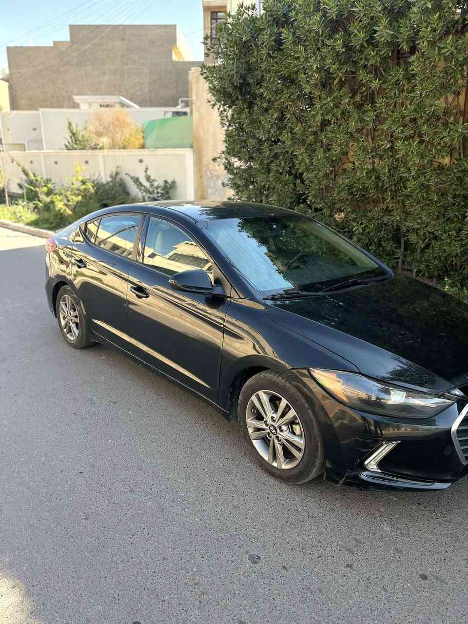 السلام عليكم

النترا موديل 2017

محرك 2000 دوش مرغوب
 
 المواصفات نص فول 

شاشة Apple CarPlay 

Drive mode sport eco normal 

رقم سليمانية الجديد بأسمي 

سنوية ل 2029 

تدفئة تبريد فول 

السياره كفالة من الصبغ نهائيا 

ضرر بسيط جدا بأمريكا فقط حافة البنيد بارد وبدون ايرباك 
وبغداد بيها بارد وباب مبدل فقط مكينة كير كفالة عامة 
 
موقع السياره بغداد 
للاستفسار 
***********

السعر 125 وبيها مجال
