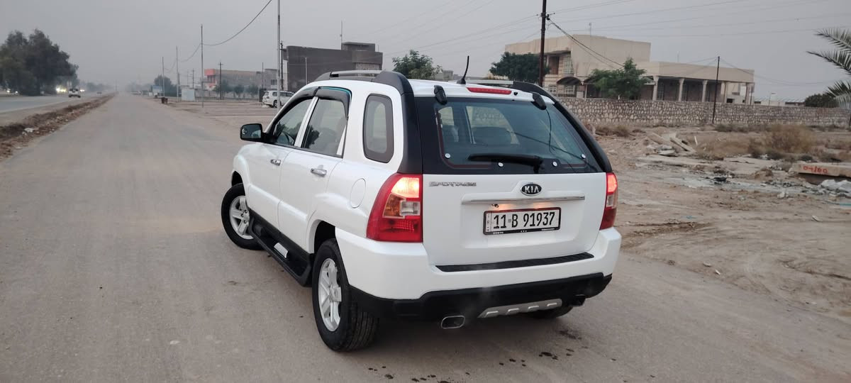 سلام عليكم سبورتج مديل 2010
رقم بغداد انكليزي وسنويه جديده هزه جديده
كفاله عامه من كلشي كفاله من الضربه من الصبغ من الفتح
سياره جديده بمعنه الكلمه وجاهزه مكينه كير حداديه
تخم تاير جديد (تبريد + تتفئه) دواخل بل كارتون
سياره حله من الصوره السعر 137 المكان بابل القاسم
لاتصال ***********
