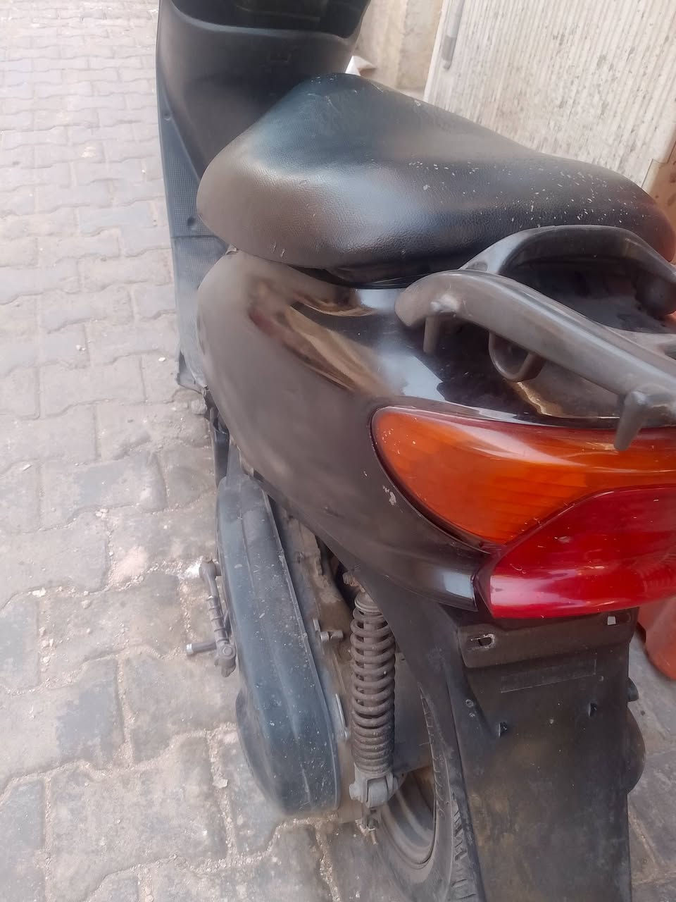 الدراجه كامله مكمله عصفوريه سرعتها 60 سعر 300 سلفو هندر شغل بس السلف الباتري قاعد السعر 300 قفل اول مراوس بدراجه 120 اللي يريد هذا رقمي *********** واتساب
