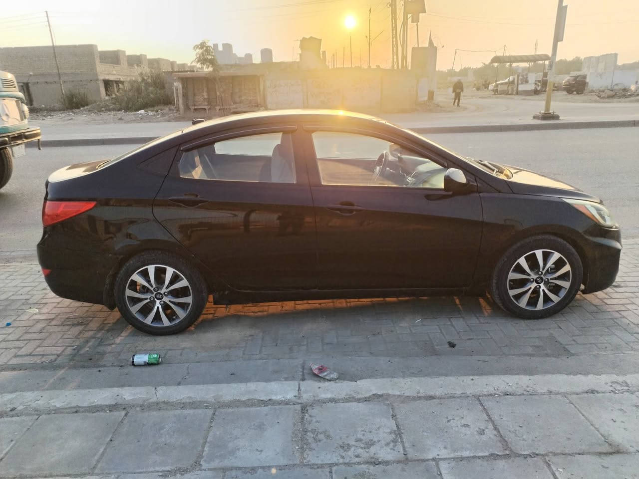 السلام عليكم
هونداي اكسنت موديل 2017 امريكي

محرك 1600 ماشيه 87 حقيقي

رقم جديد انكليزي وسنويه باسمي 

تبريد ثلج مبدل منظومه كامله جديد

السياره جاهزه من كل النواحي 

5 ويل كب بلادي

فول تحكم ستيرن جهتين 

نظام ايكو ومانع انزلاق

دسك خلفي امامي السعر 87

بيها صبغ جاملغ وبنيد بدون دواخل

وصور الحادث والسونار مرفق بالصور 

مكاني السيديه قرب تقاطع درويش للاستفسار الاتصال ***********
