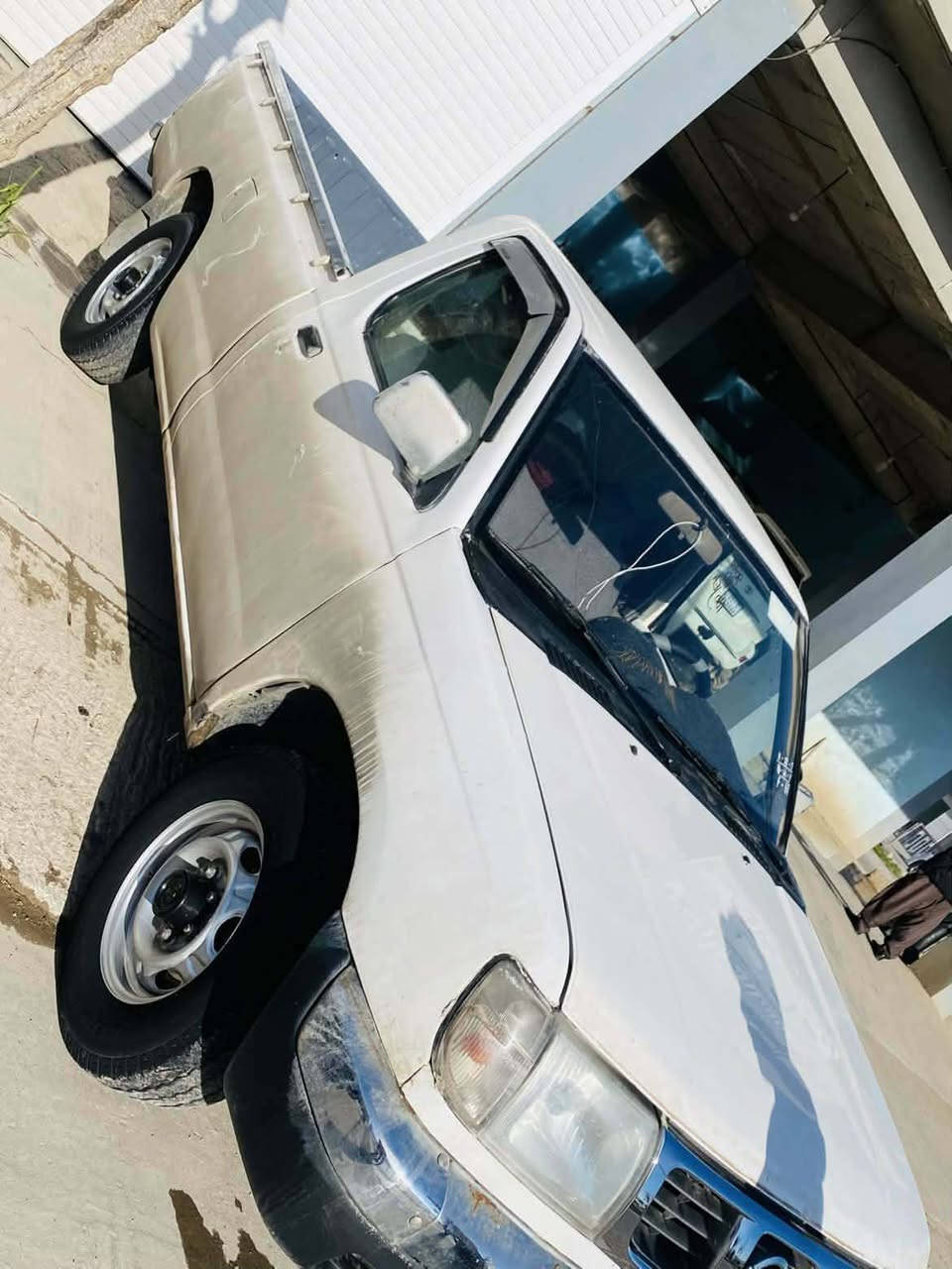 بیسم اللەالرحمن الرحیم 
نیسان تاک 5قولاب 
ئاڕم پلاستیک سلێمانی 
مۆدێل 2002 
تەبریدەوپاوەر نییە
مەکینەوگێڕواکسل بەشەرت
چوارتایەی لۆک
بێدەعم ولێدراوی
نرخ 65 گڵاو کەمێک مەجال
 نمونەلەجوانی ماڵی کەسابەت.

***********
***********
