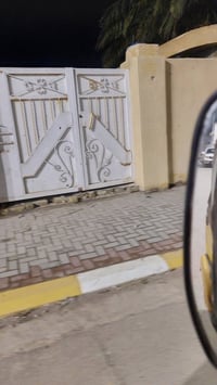 بيت للبيع طابو صرف داخل الناحيه المساحه(٤٥٠ متر) البناء طابوق مقابيله ...