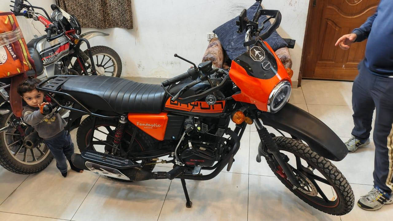 دراجه دايون موديل 25 زيرو صار شهر من اخذتها 
 رقم بغداد 
المكان بغداد الدوره ميكانيك 
الدراجه انظف من الصوره *********** بيع مستعجل
