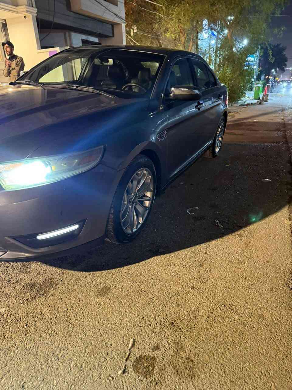 السلام عليكم
فورد تورس 2013 وارد امريكي 
المواصفات : LIMITED 
حساسات خلفية
تدفئة وتبريد الكشنات الامامية 
نقاط عمياء 
سلايد روف 
كشنات جلد 
الداخل لون صاجي
انارة داخلية محيطية 
كشنات كهرباء 
ممشى السيارة 80 الف مايل
السيارة محركهة صافي جدا والزيوت المستخدمة وكالة من فورد 
ضرر السيارة من امريكا بنيد ودعامية فقط ايرباك الدركة طاك وتم تبديله
وبيهة شوية ملاحظات خفيفة وطعجة خفيفة بالجاملغ الخلفي 
سعر السيارة 125$ وقابل للتفاوض
ورقم الشاصي موجود ضمن الصور
للاستفسار الاتصال على 
***********
