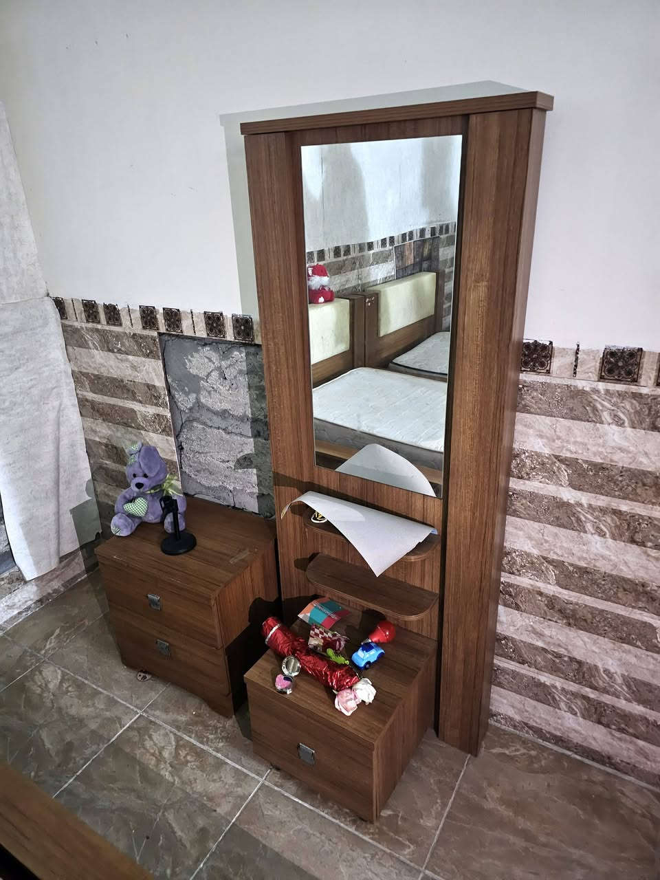 غرفه نوم شبابيه سريرن مع دواشك 7 قطع

*********** ***********
