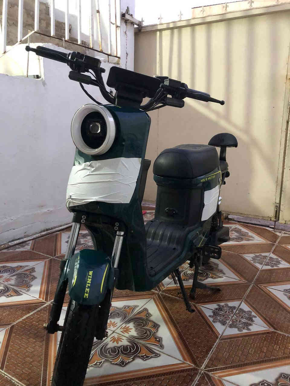 سلام عليكم دراجه شحن R9 نضيفه كلش بس جاملغ كدام بي كسر قليل بطاريات مفوله شرط الفحص كهربائية كله شغاله كل عيب مابيه دراجه اخو جديد سعر 400 بي مجال قليل 
مكان كركوك حي العسكري 
***********
