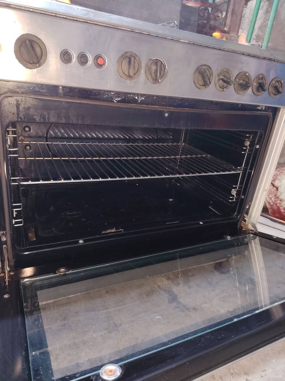 السلام عليكم طباخ للبيع نوعيه مصري مكاني ناصريه ***********
