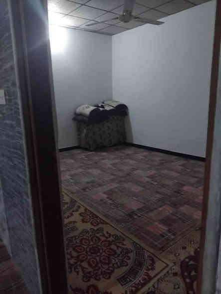 مكتب ولايه علي 

بيت للبيع المساحه 200متر طابو زراعي سند 25مشمول بالتطويب وترقيم بلديه 

أساس وسقف صب كونكريت بنيان بلوك كاشي سيراميك جاهز ماعايز شي 

مبني فيه 3غرف نوم وصاله واستقبال ومطبخ وصحيات داخليه وخارجيه وطارمه ومكشوفه 

العنوان شارع المطار القديم قرب مدارس سيد حاكم 

السعر المطلوب 65 مليون وبيه مجال 

للاستفسار اتصال أو واتس اب 
***********
أبو علي العبدلي
