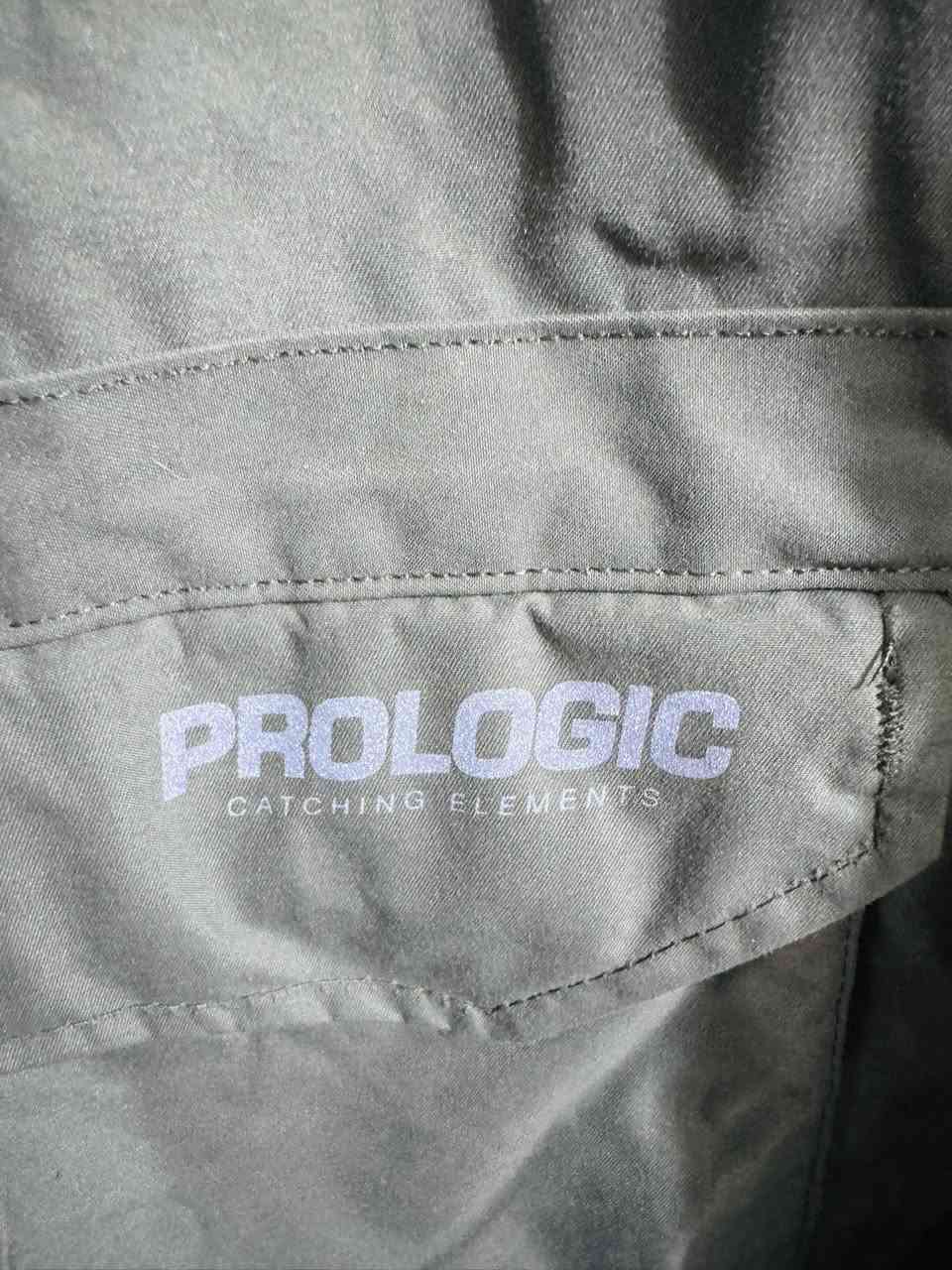 قمصله كتان أمركي من ماركة برولوجيك جديد غير مستخدم تفاصل القمصله بل صور الاستفسار خاص او اتصال ***********
