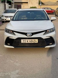 كامري 2023GLE هايبرد  خليجي وكالة عبداللطيف جميل  ماشية 54 الف كيلو  م...