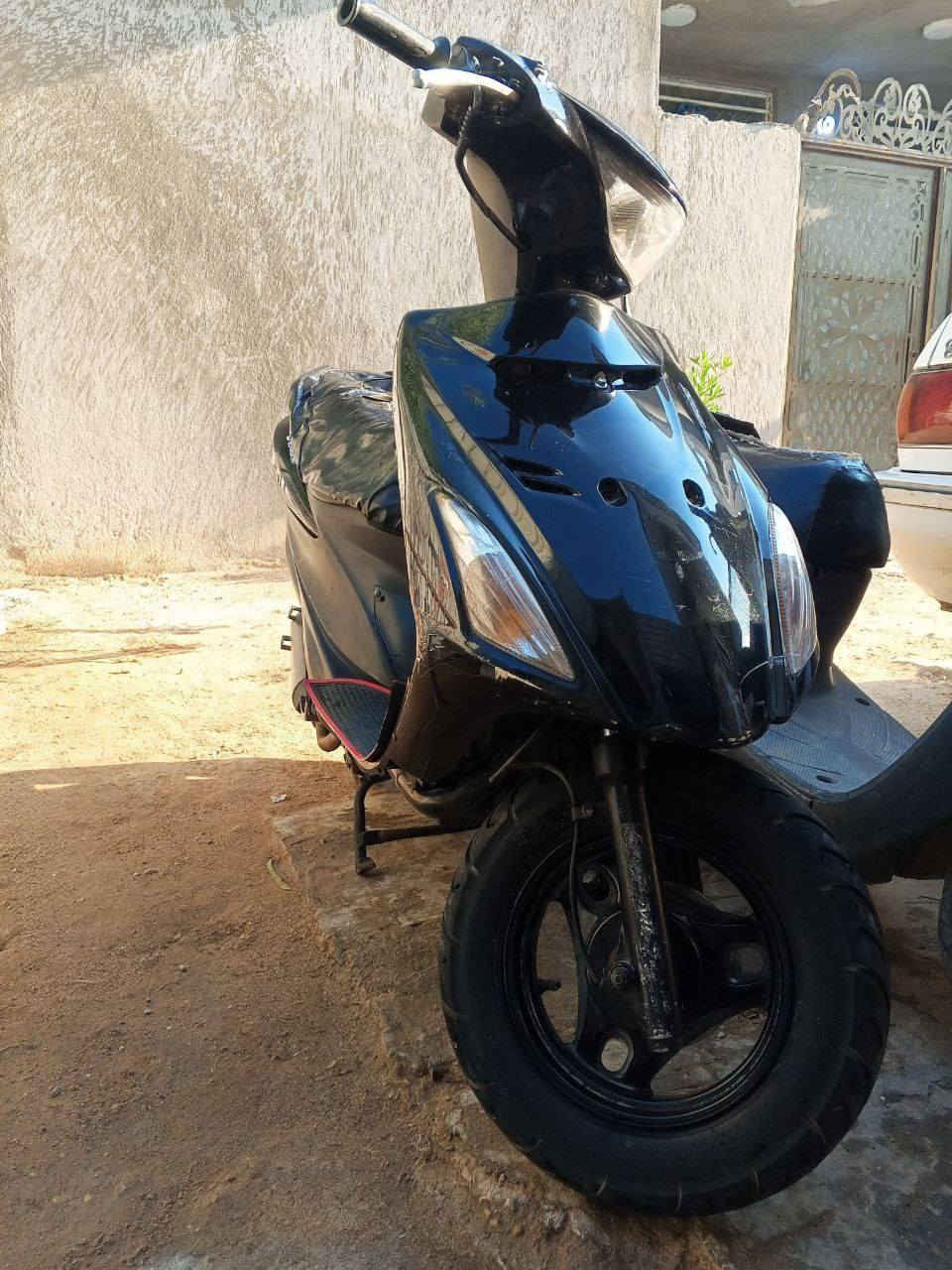 دراجة ادرس للبيع 
محركك ناعم تجفيت جديد 
كلجات و قايش جدد 
كابريتر جديدة مال حاوية 
سلف وباتري جدد 
الدراجه حاليا طافية بسبب الراجز مال سلف 
تصليحها يكلف 35 الف
السعر 150 وبيها مجال حك الجيه 
المكان كربلاء حي العسكري قرب مدرسة السيدة رقية


**إذا كنت صاحب هذا الإعلان وتريد حذفه لأي سبب، رجاءا أرسل رسالة إلى الدعم الفني**