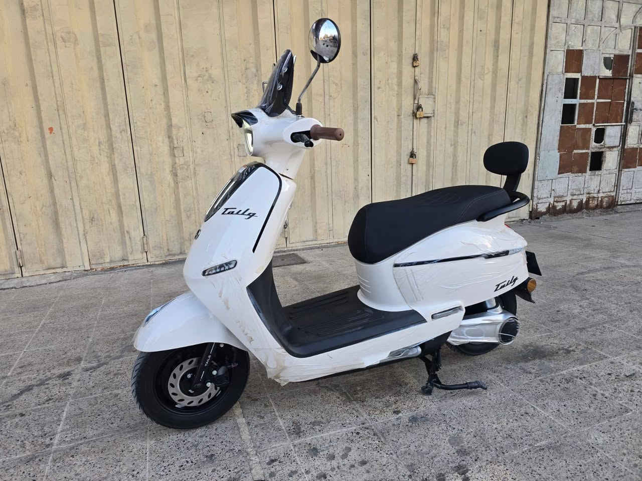 السلام عليكم دراجه شحن تالج كلاسك شركة الريان زيرو استخدام قليل زيرو كلش جديدة رقمي للتواصل ***********
