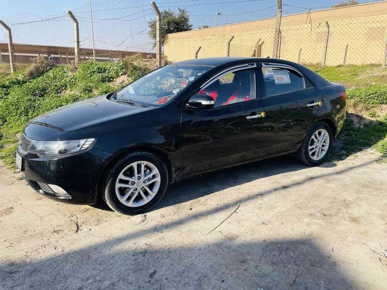 سلام عليكم سيراتو موديل ٢٠٠٩ كير محرك شرط مكينة مما مفتوحة  فول واحد على واحد بصمه سليت اي بي إس كشن جلد هيتر مريات شفط كامره سليت بدون صبغ سنويه ورقام جدد السعر ٩٠  رقم الهاتف ***********
