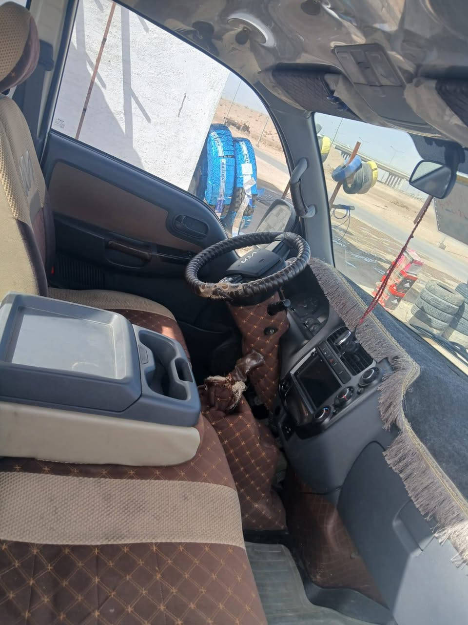 السلام عليكم
للبيع موديل 2023
مكفوله كفاله عامه لا ضربه ولا صبغ ولا شخط واحد 
مكفوله من محرك وشاصي كله جديد 
سياره نضيفه حيل. احسن من الصوره 
ماشيه 70 الف 
رقمها الانبار الجديد نكليزي سنويه جديده 
تحويل مباشر 
عنوان السياره الرمادي 
***********
