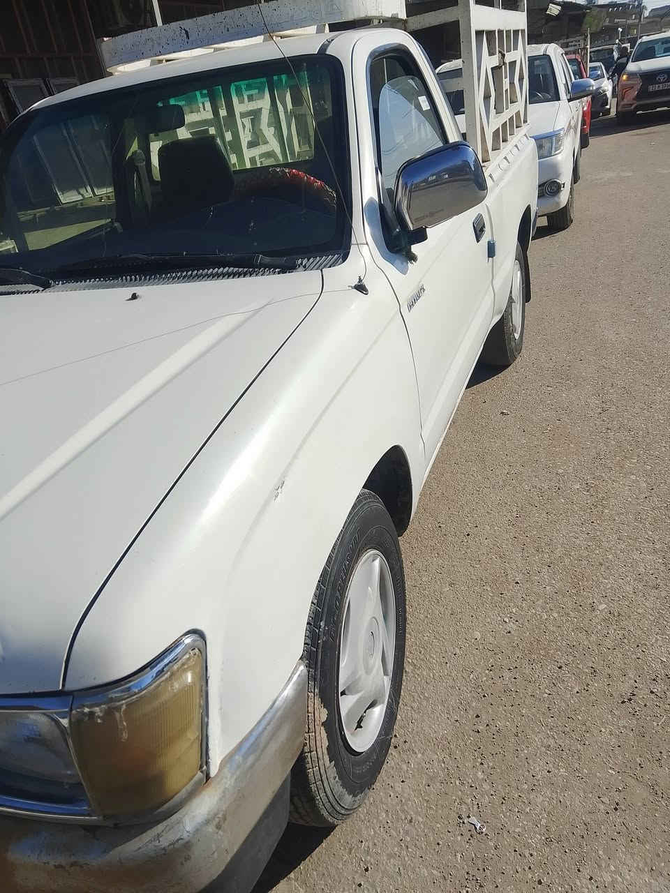 السلام عليكم
2001 للبيع مكفولة ما عدا بارد شوية بيها 
السعر 95 وبيها مجال 
***********
