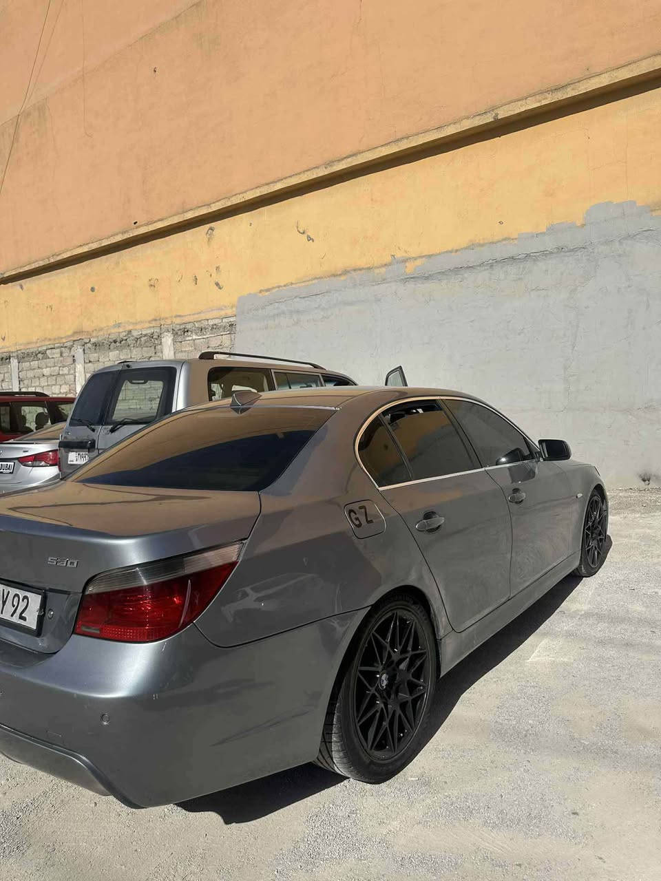 بئيم  چاوبرؤ 530 super  سه ياره كه گازه مه كينه و گير به شه رت سه قف و حيزام به شه رت مه نه فيست اسلي ئيبراهيم خليل يه ك دينار مه سروفي تيدا نيه سه ياره كي توند و بي عه يبه 
*********** سوران, أربيل
