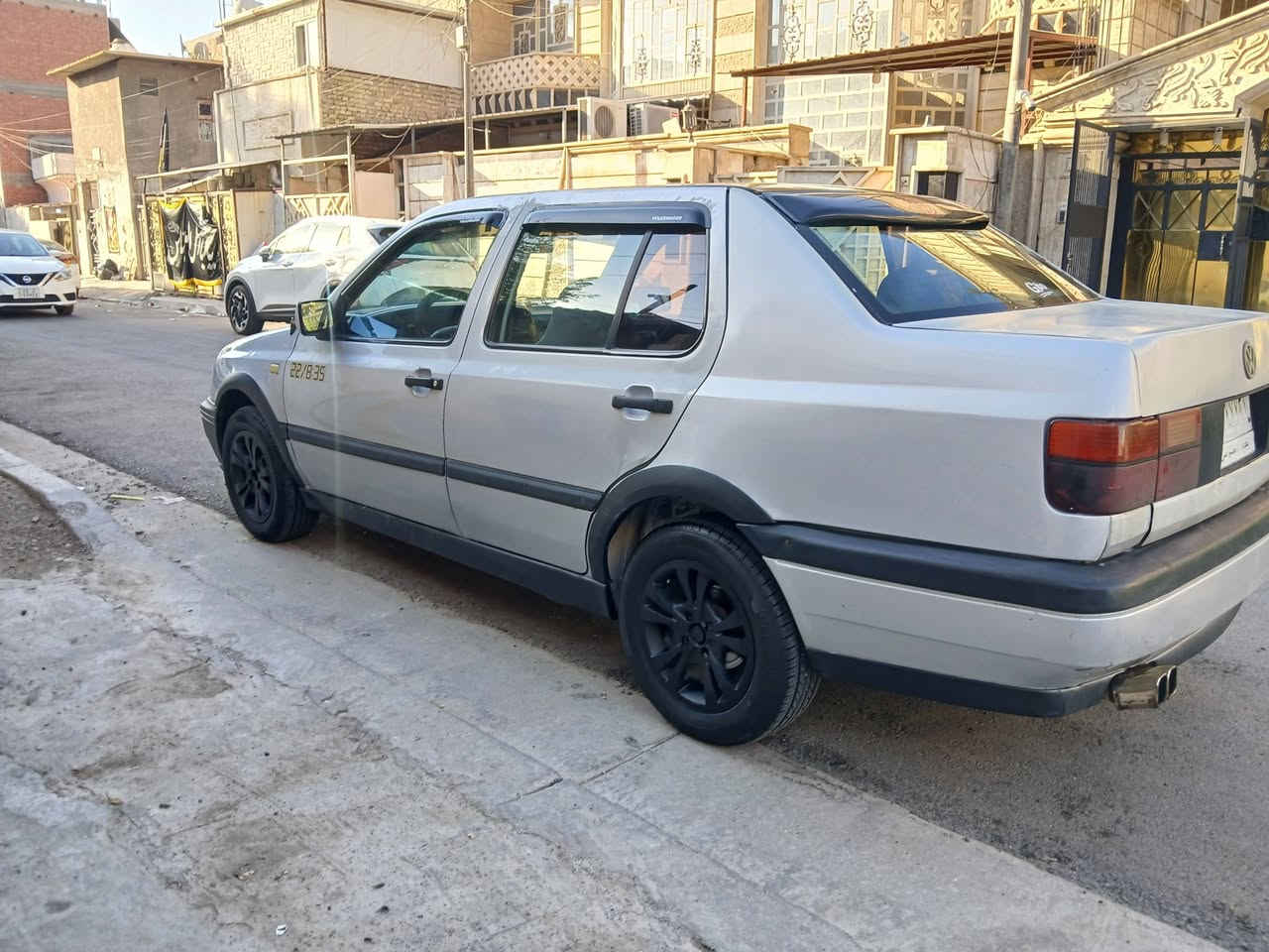 فولكس واكن فنتو موديل 1992 كير عادي محرك 2000 بلاد اترايها كلش حلو وناعمه بالمشي جاهزه بدون نقص سعرها 32 مكانها بغداد شارع فلسطين للاتصال ***********
