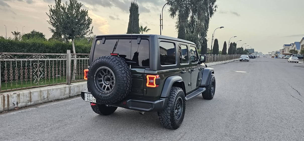 جيب رانگلر unlimited sport 
2021
العداد ٤٢ ميل 
اللون زيتوني 
المحرك 20 turbo  
مكفول من  والتبديل والتعديل والدواخل والايرباگ  
السياره حادثها  تاير السايق فقط 
مواصفاتها تشغيل عن بعد رادارات شاشه كبيره وكشن تدفئه وستيرن تدفئه جامات كهرباء  وسماعات ودمام alpine 
سقف  بلاستك متحرك 
السياره مسوين عليها تعديلات خفيفه وياله تايرات  ماركه واكسسوارات 
السيارة ولا ملاحظه ولا نقص 
السعر ٢٥٨٠٠ $$ مجال قليل 
مكان السياره( أربيل  أو  بغداد )
للمعلومات الاتصال 
*********** الواتس اب شغال
