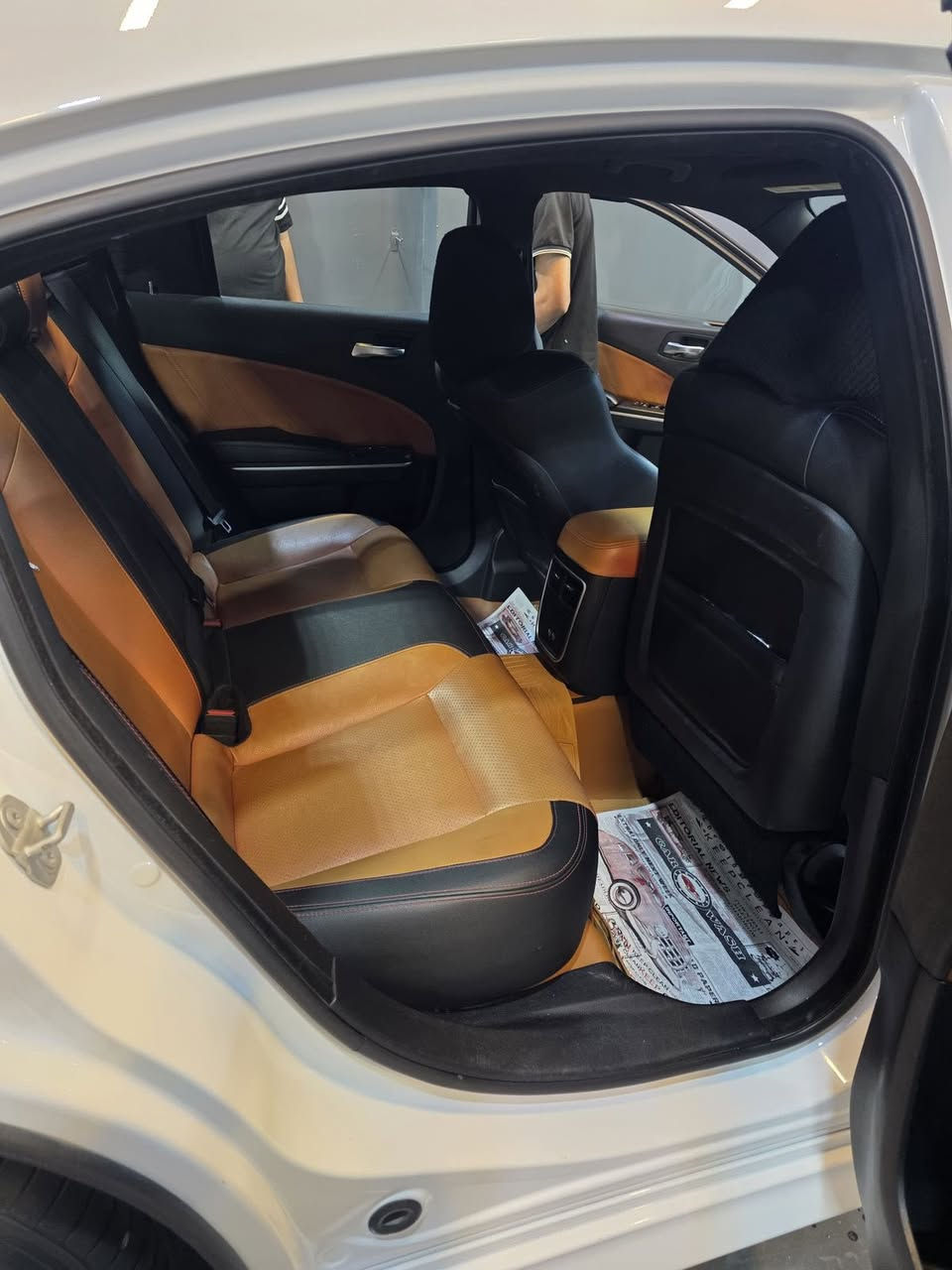 جاجر 2020Gtاصل
مكينة 3.6يعني 6سلندر
المواصفات كشنات جلد 

تحكم استيرن 

شاشة 

كت اسبورت كامل عليه برمجة مصطفى ايكل 

السيارة كاملة مكملة وحادثة خفيف كير مكينة مكفولة حدادية 

بية طخات اثنين عايفهن على وضعهن ممرجعهن 

جديدة عنوان السيارة ميسان العمارة 

عجبتك السيارة شراي راسل او تصل لادكول ليش ماخال السعر ولا هاي اتريد اتصل او راسل ***********
