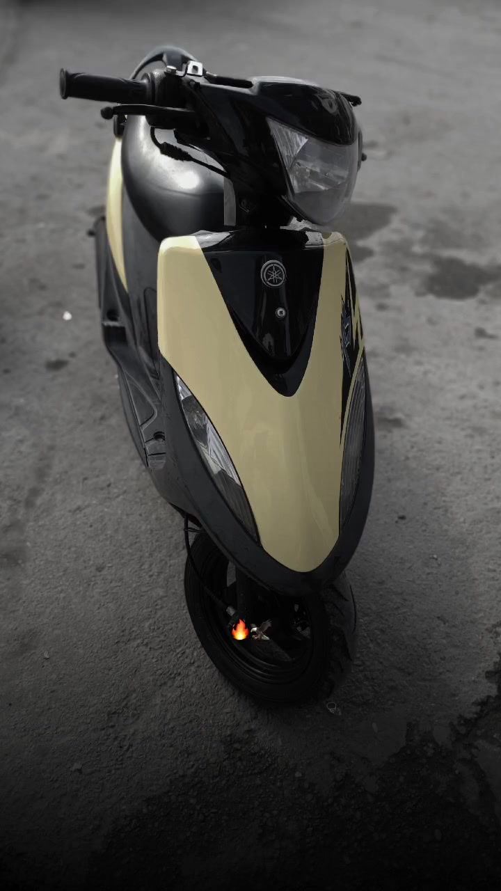 سلام عليكم دراجه ماكس عدله للبيع دراجه حيل نظيفه مكفوله كفاله عامه سرعته 120 عداد سرعه شغال الدراجه صار ٣ أشهر منزلهة رمبه وأوراق كامله والدراجه بيهة كمرك وتترقم وانتو تعرفون الدراجه الي بيهة كمرك غاليه حيل والسعر خيالي للإستفسار عبر الرقم ***********
