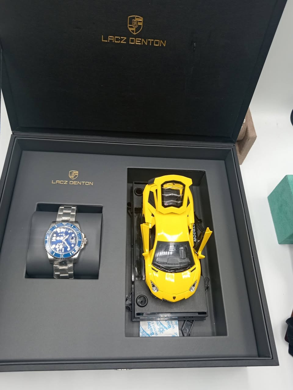 تحفه من ماركت نبر كيني اصلييتوفر منا قطعتين قطعه مينه ازرق ومينا اخضر مقاوم الماء 100 متر نوع المينه مايوته 21 حجر ياباني 
قفل بحري طوق دولار سجاز زفير اتماتك مكينه كشف 21حجر كامل المرفقات نافذ يومي متر


**إذا كنت صاحب هذا الإعلان وتريد حذفه لأي سبب، رجاءا أرسل رسالة إلى الدعم الفني**