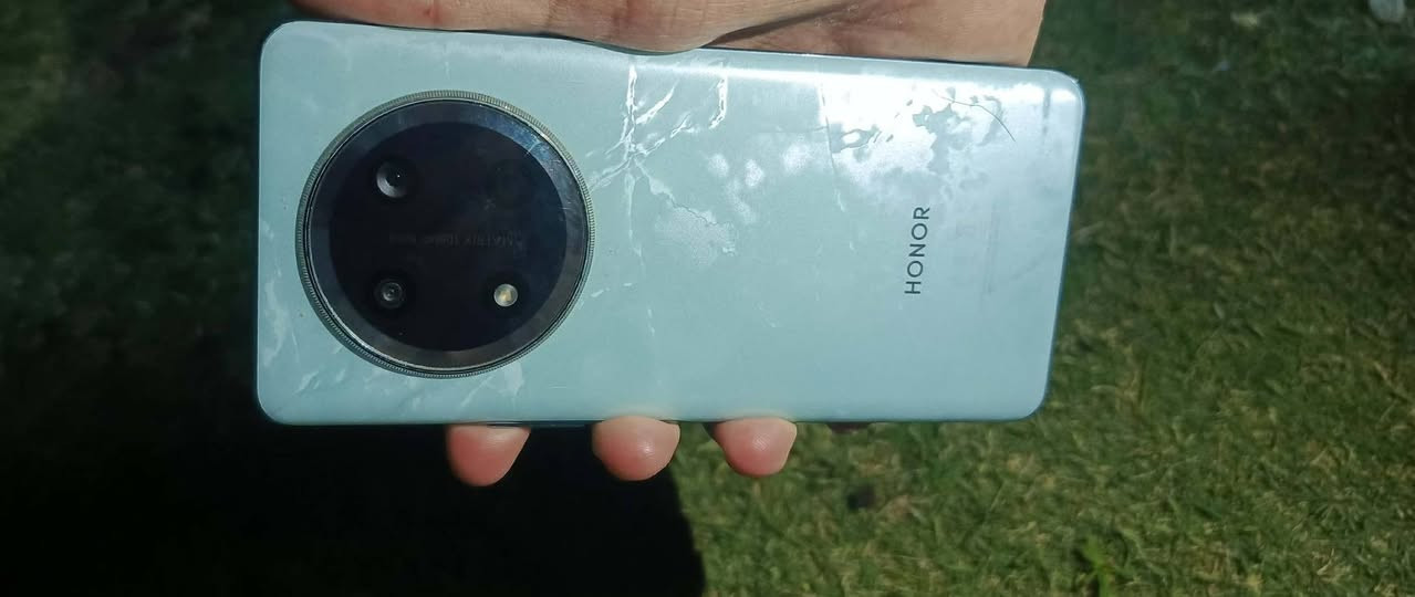 السلام عليكم
موبايل هونر 5G. x9cمستعمل شي قليل 

رقم الهاتف. ***********
