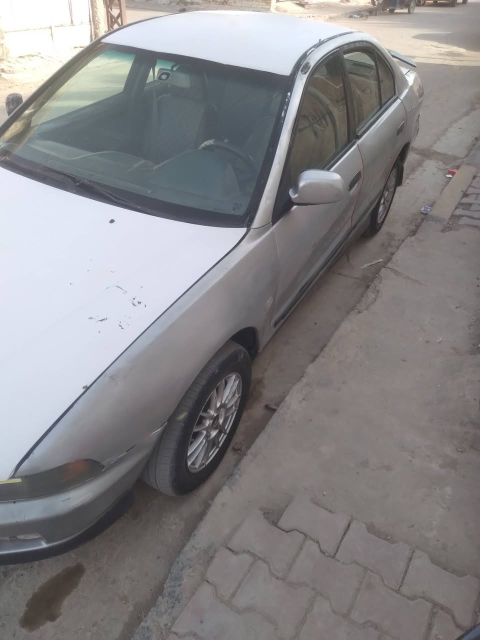 لانسر موديل ٢٠٠٠ بغداداوتماتيك كورلا حائز ثالث السعر ٢٥ هاتف ***********
