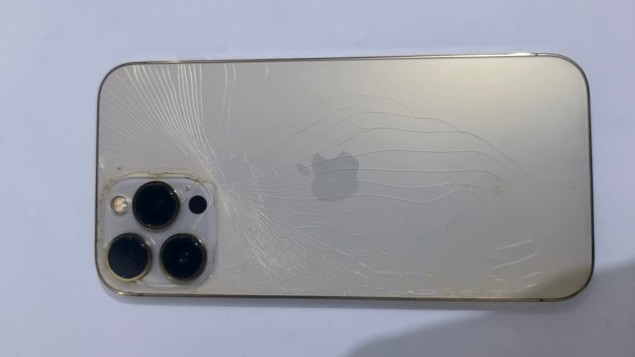 آيفون 13 برو ماكس (13 Pro Max)
ذاكرة 256، نسخة خطين فعالة.
• البطارية: 79% (بلاد ما مبدلة).
• النظافة: الجهاز بلادي ما مفتوح نهائياً.
• ملاحظة: الظهر بيه فطر ومغلف (مثل ما موضح بالصور) اي تاثير ماكو
• الملحقات: كفر دفتري + شاحن أبل أصلي.
💰 السعر: 700 ألف (وبيه مجال بسيط للشراي حق الجية).
📍 المكان: بغداد ..


**إذا كنت صاحب هذا الإعلان وتريد حذفه لأي سبب، رجاءا أرسل رسالة إلى الدعم الفني**