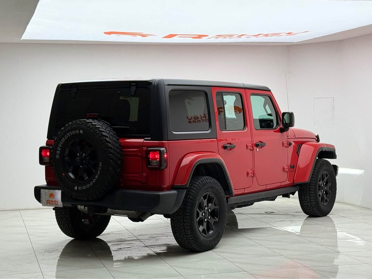 Jeep Wrangler 2023
جيب رانجلر ٢٠٢٣
مواصفات Sport 

مكينة ٤سلندر+توربو حجم ٢.٠لتر
ماشية 52,000 ميل و بحالة ممتازة 

ضرر السيارة فقط بنيد صبغ بدون دواخل ايرباك ستيرن سستم شركة رقم شاصي مع الصور موجود
كلش للون و حلو و سيارة نظيفة

رقم دهوك الدولي سنوية ب اسمنا و شرط التحويل
مكفولة من كير و محرك و كهربائيات

و ب سعر(270$) ورقة و بيها مجال

مكان السيارة

دهوك -معرض ارشف R-Shev
رقم51 من معارض التيرمينال 

***********
*********** دهوك, العراق
